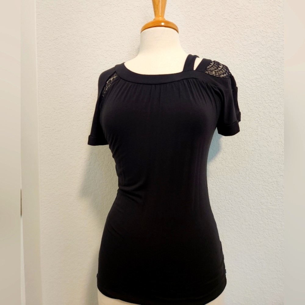 Gentle Fawn Black Lace Detail Short Sleeve Top